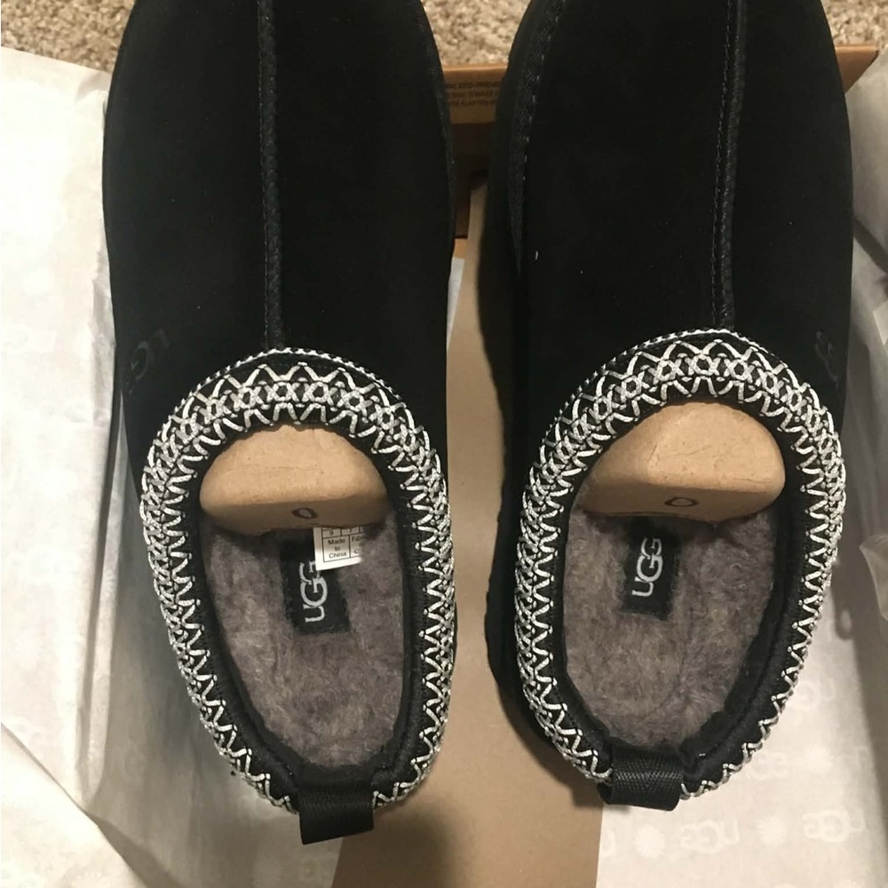 size 9 women’s or 7 men’s Black UGG Tazman  ll platform - Picture 4 of 5